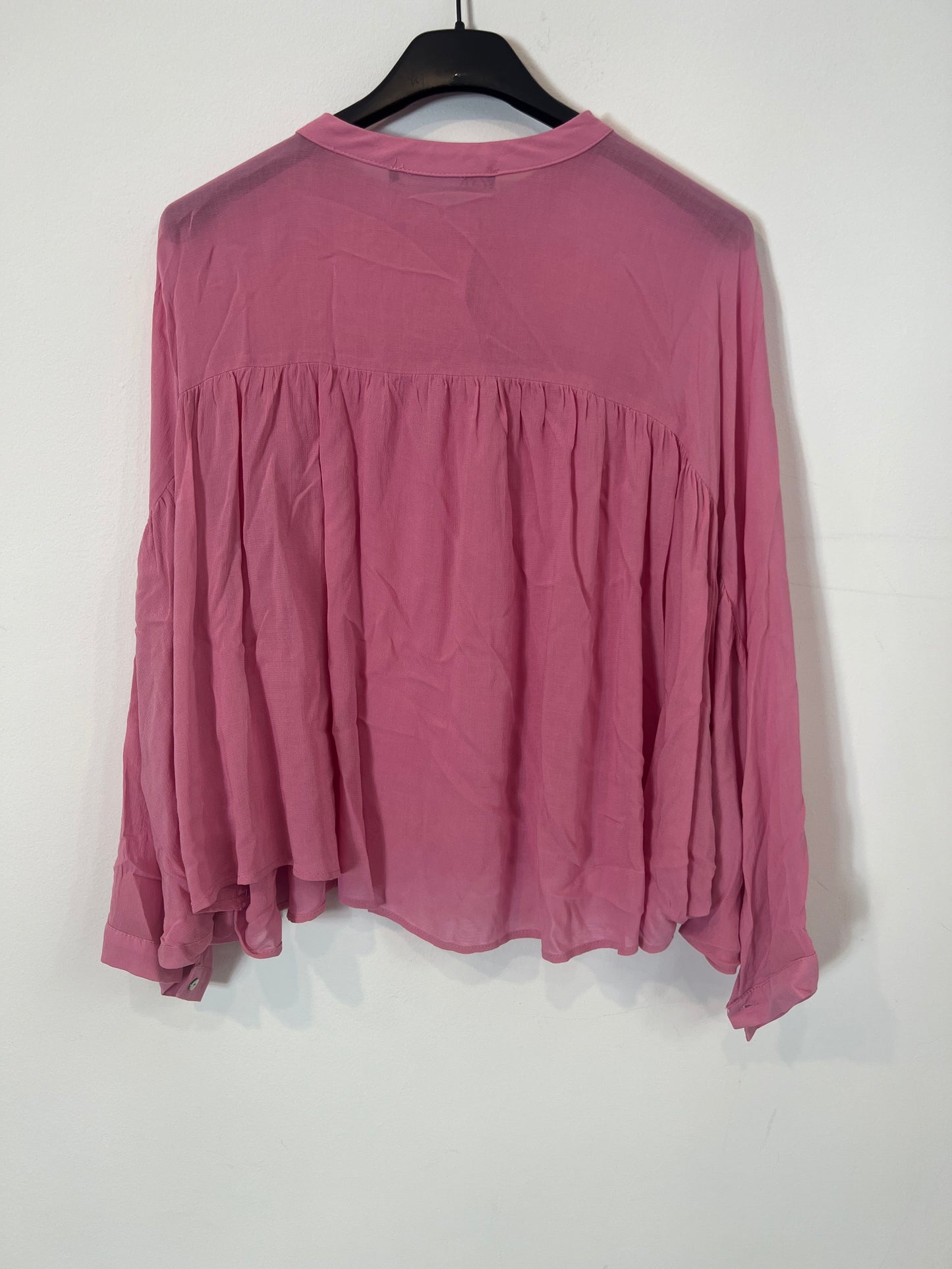ZARA. Blusa rosa fluida. T S