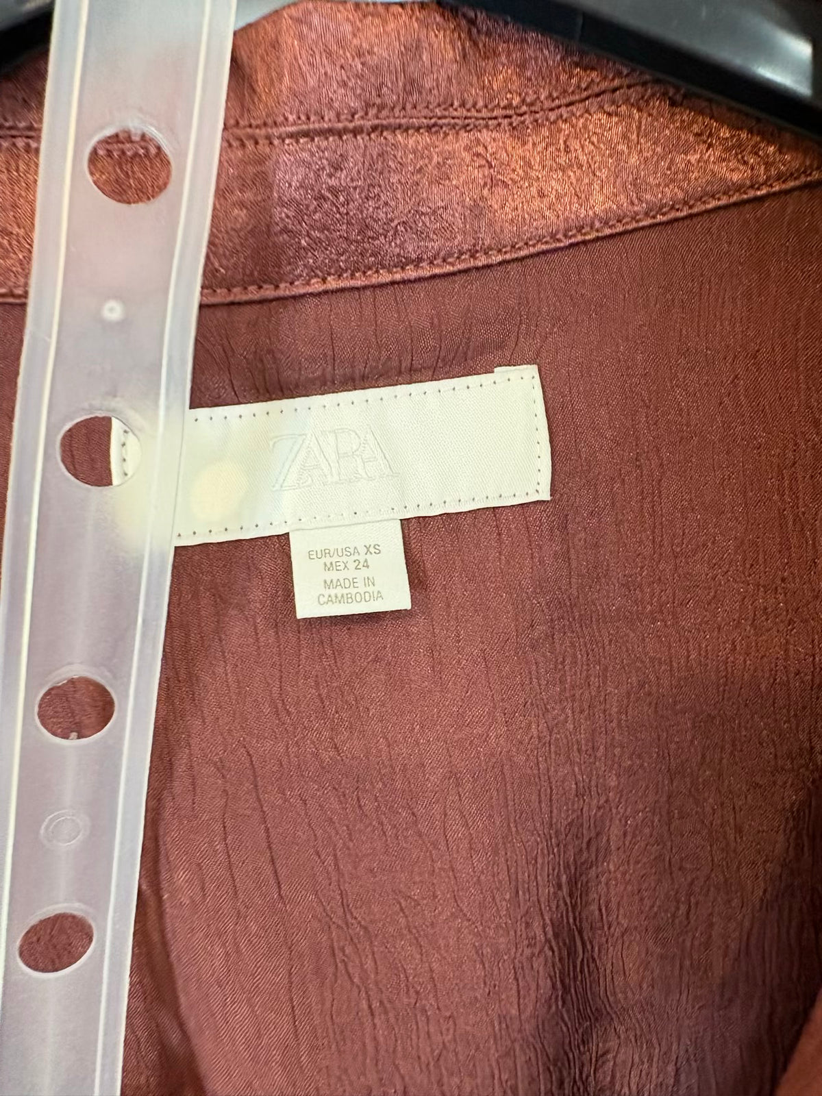 ZARA. Traje de chaqueta rosa oscuro textura