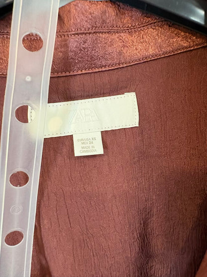 ZARA. Traje de chaqueta rosa oscuro textura