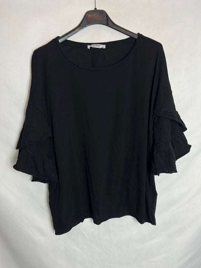 ZARA. Camiseta negra volante T.s