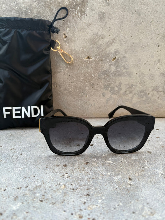 FENDI. Gafas de sol Fendi First