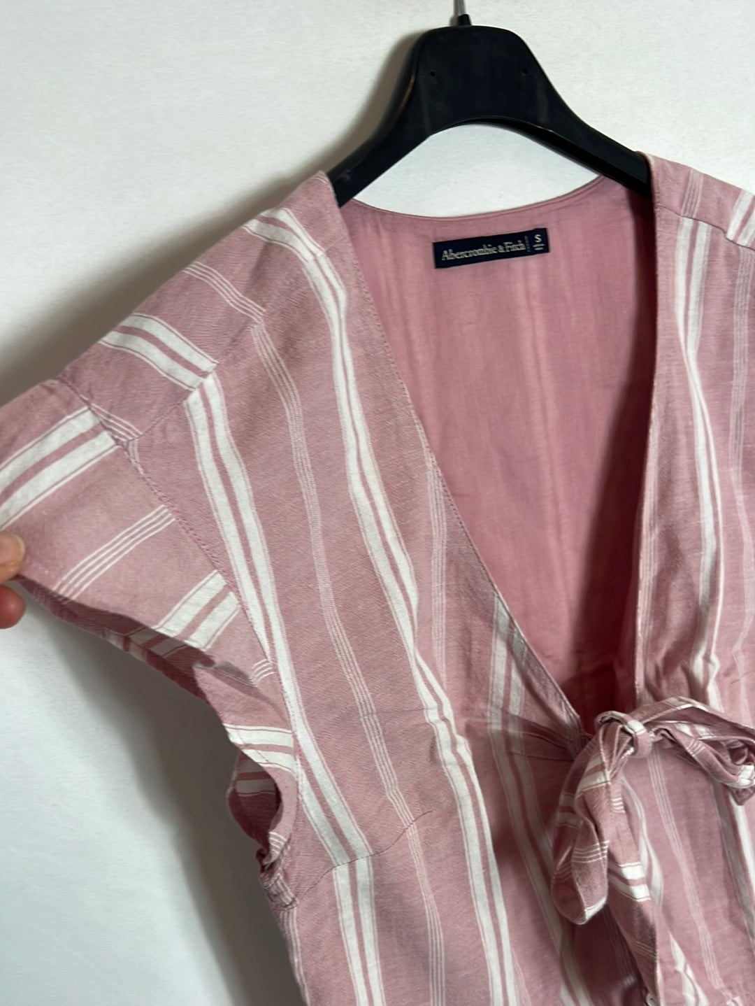 ABERCROMBIE&FITCH. Top rayas rosa y blanco T.s