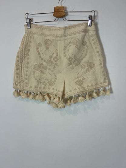ZARA. Embroidered beige Bermuda shorts. TM