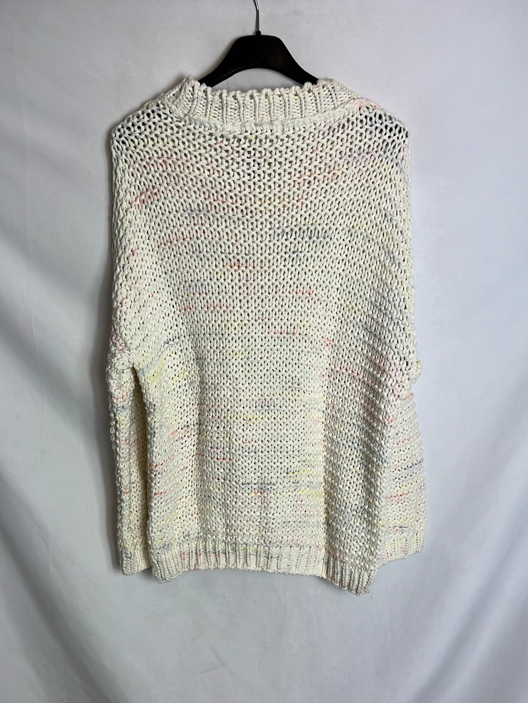 STRADIVARIUS. Beige sweater with colorful details. TS