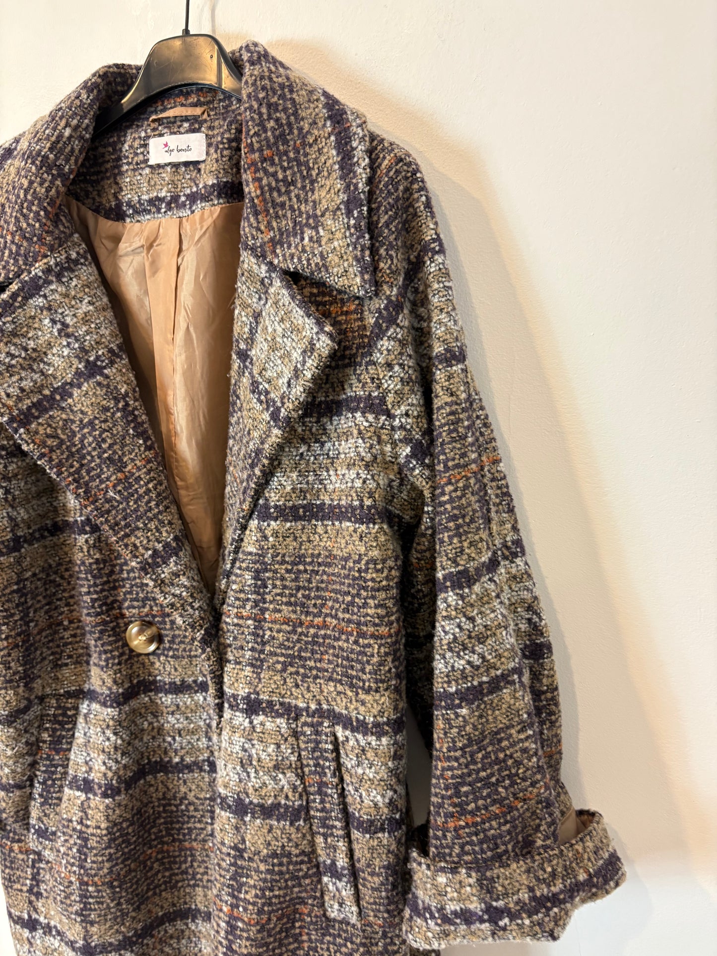 ALGO BONITO. Abrigo cuadros con lana