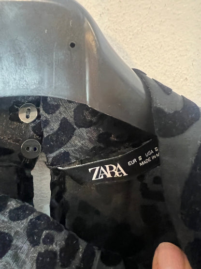 ZARA. Top negro doble textura fruncidos. T S