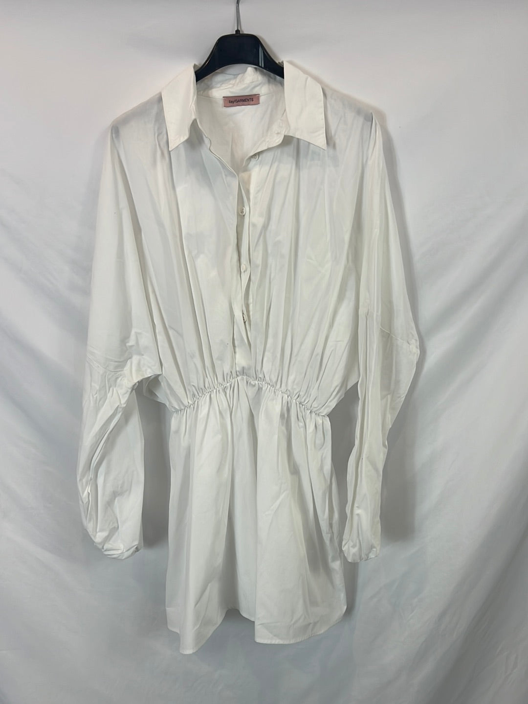 ILAY GARMENTS.  Vestido blanco camisero T.s