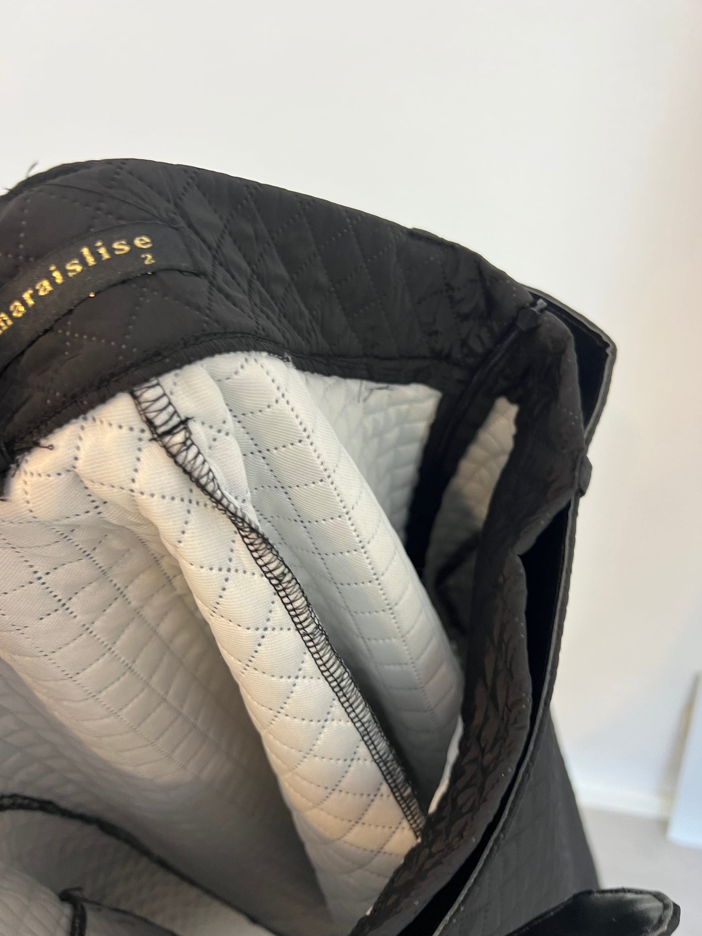 MARAISLISE. black quilted midi skirt T.2(38)