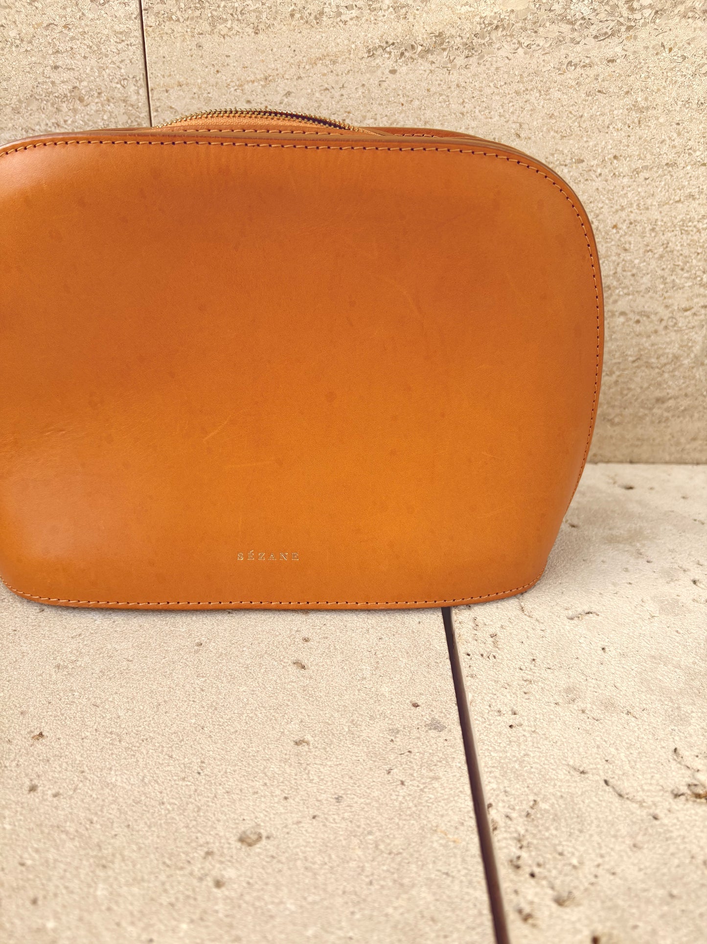 SÉZANE. Bolso camel asa larga