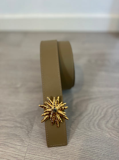 MICUIR X DOSPRIMERAS. Cinturón beige estrella T.s