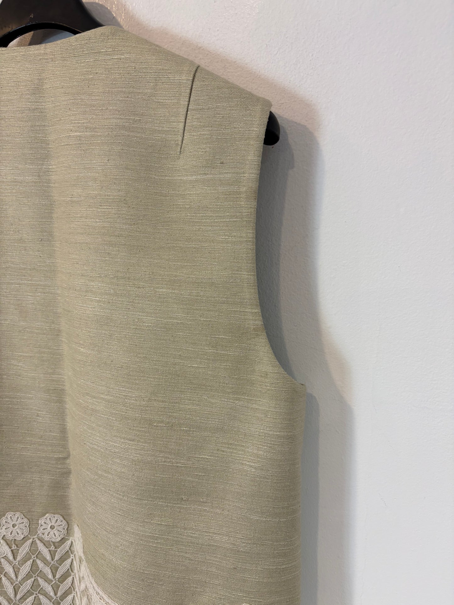 VILSHENKO. Chaleco seda bordados. T 8 (M)