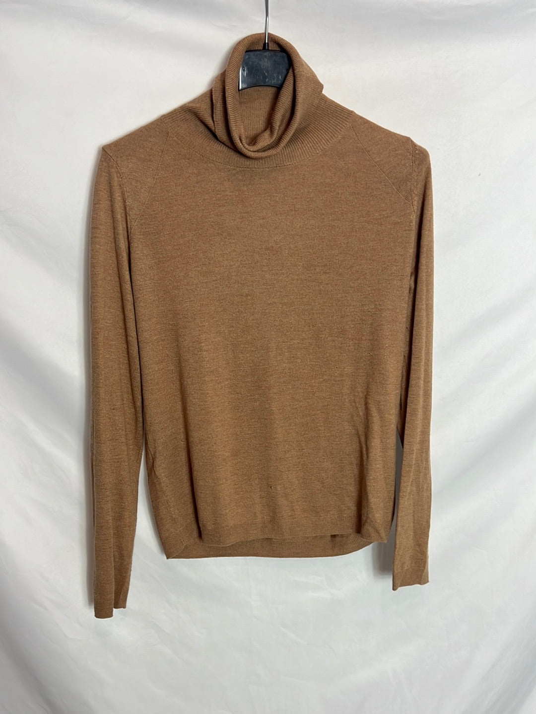 MANGO. Camel turtleneck sweater. TS
