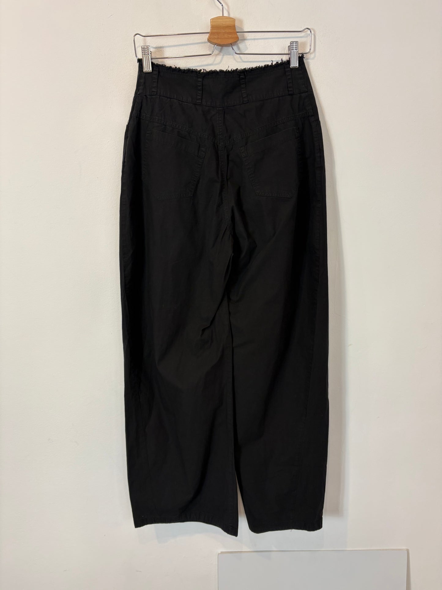 MARE DI LATTE. Pantalón pinzas textura