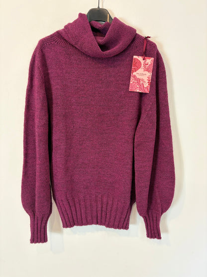 SEE IOU x JUAN AVELLANEDA. Burgundy turtleneck sweater. TS