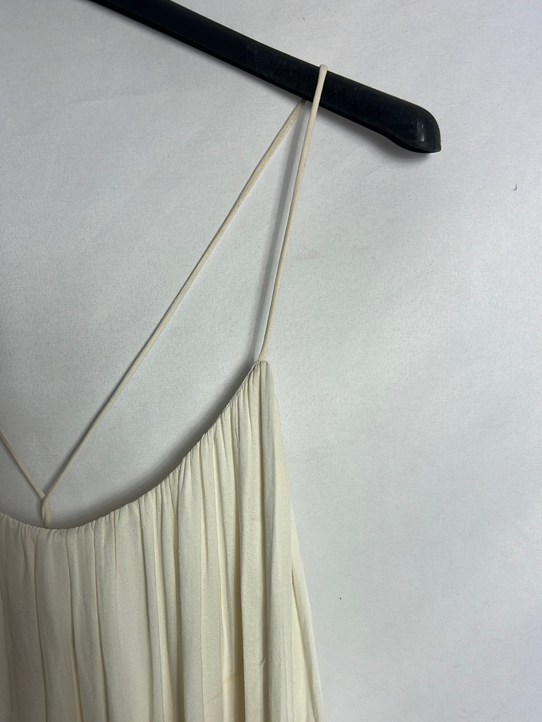 ZARA. Flowing ecru dress. TS