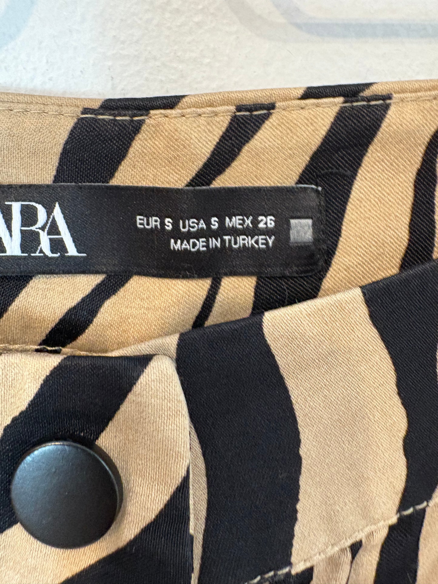 ZARA. Flowing two-tone suit jacket. Size XS/A