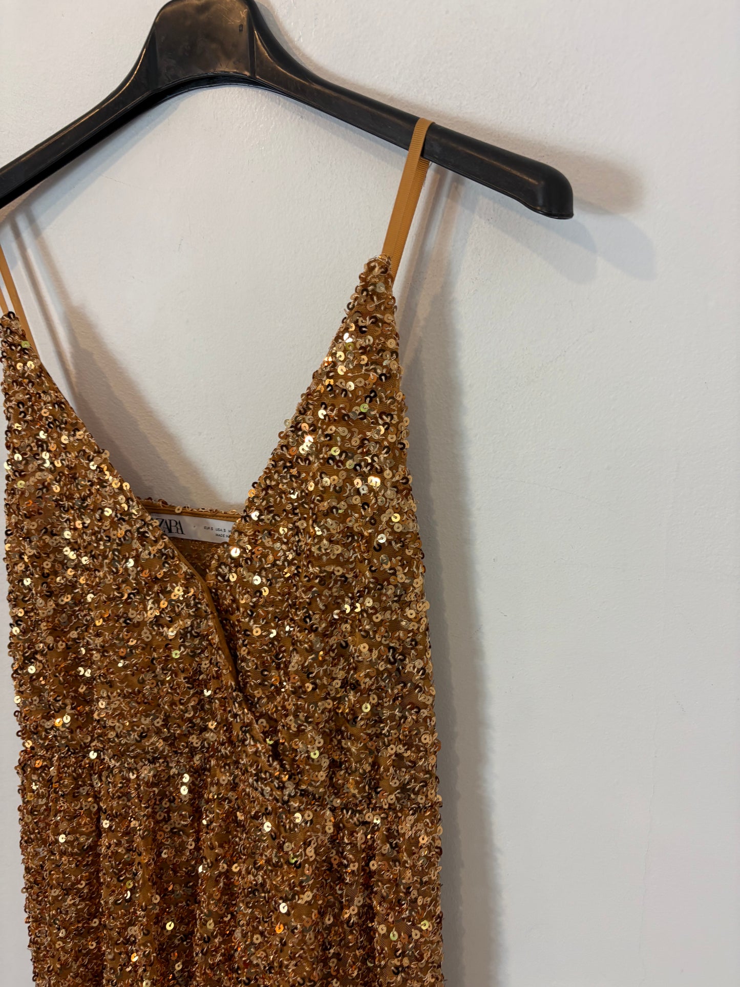 ZARA. Long gold sequin dress. TS