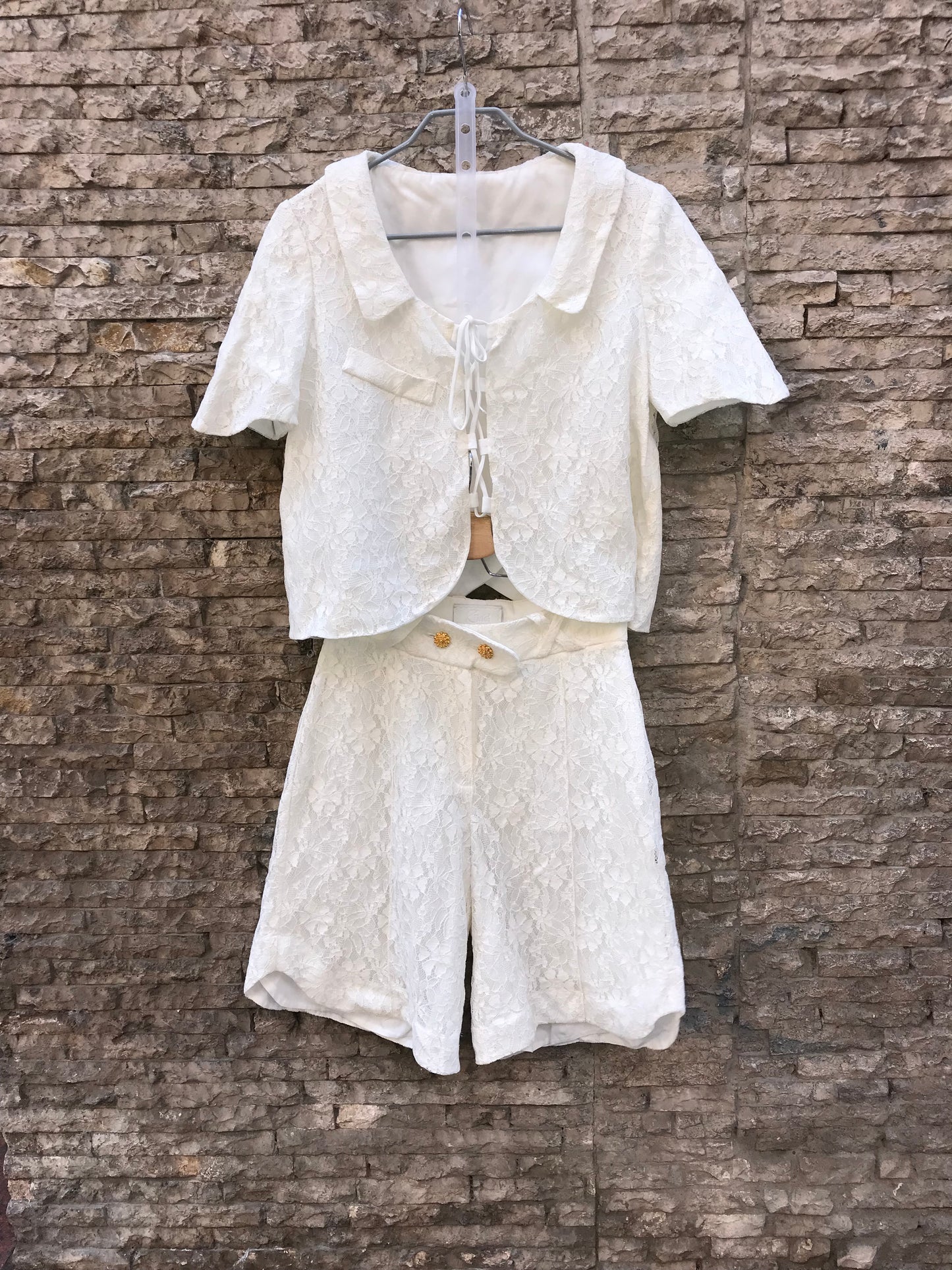 CILINA. Conjunto top y bermuda encaje