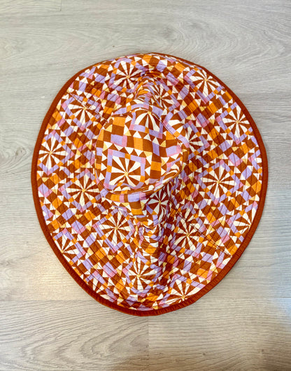 SESÚN. Sombrero de colores