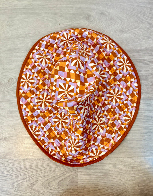SESÚN. Sombrero de colores
