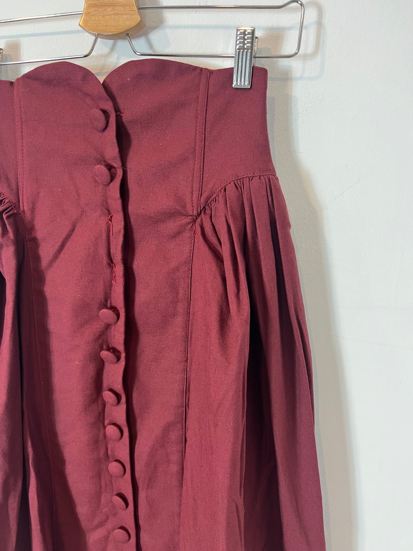 IQ.  COLLECTION. Falda larga burdeos. T M (tara)