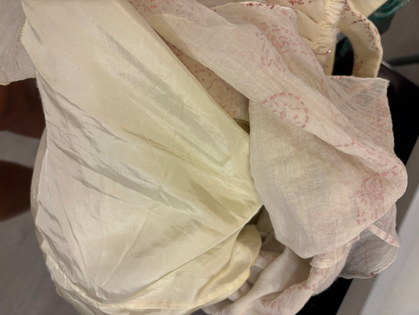 ALMA AGUILAR. Beige embroidered skirt, size 38