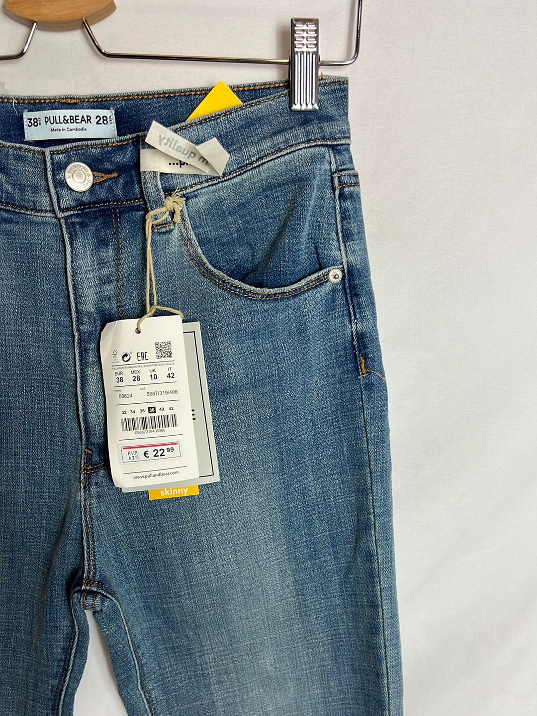 PULL&amp;BEAR. Stretch skinny denim. T 38