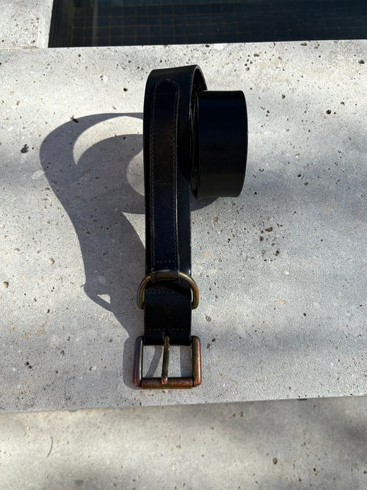 MASSIMO DUTTI. Cinturón negro piel