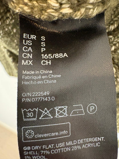 H&M. Jersey verde cuello alto