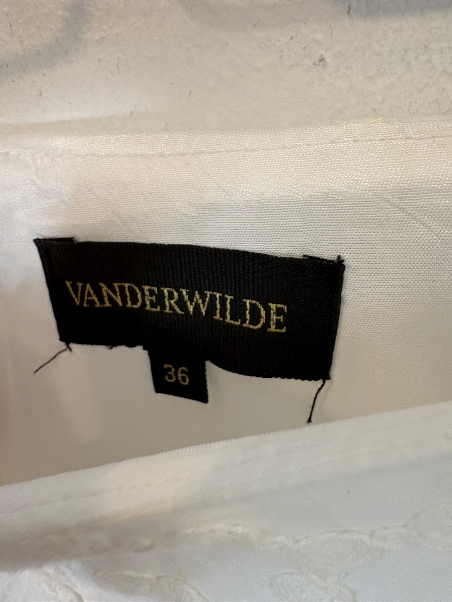 VANDERWILDE. Falda midi blanca bordados. T 36