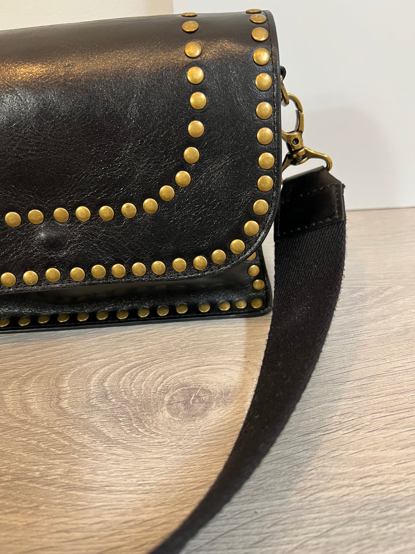 NICOLÍ. Bolso negro tachuelas