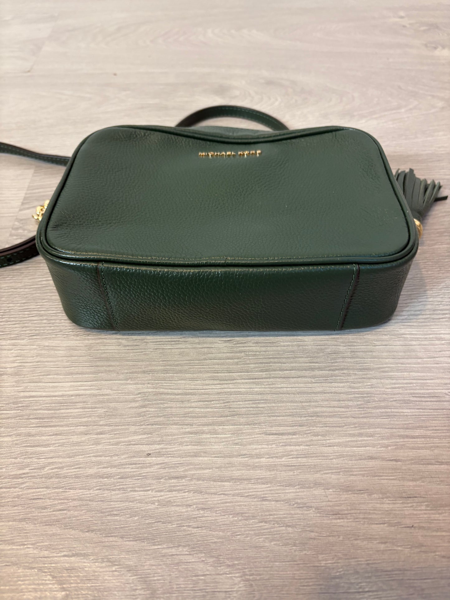 MICHAEL KORS. Bolso piel verde bandolera