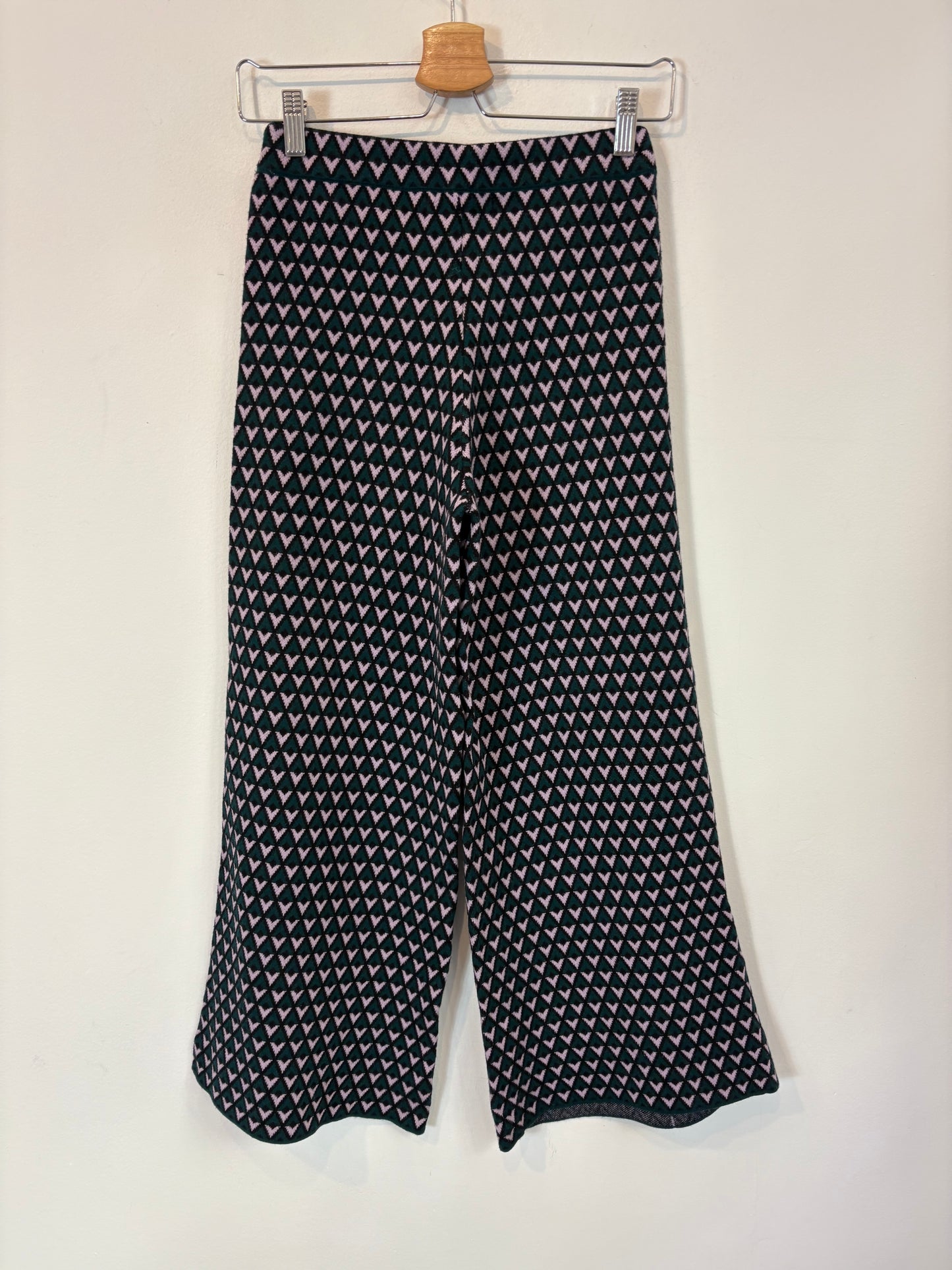 SFERA. Total look with geometric print knitwear. TS