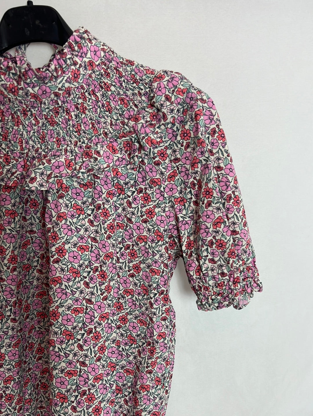 ZARA. Blusa flores manga abombada T.S
