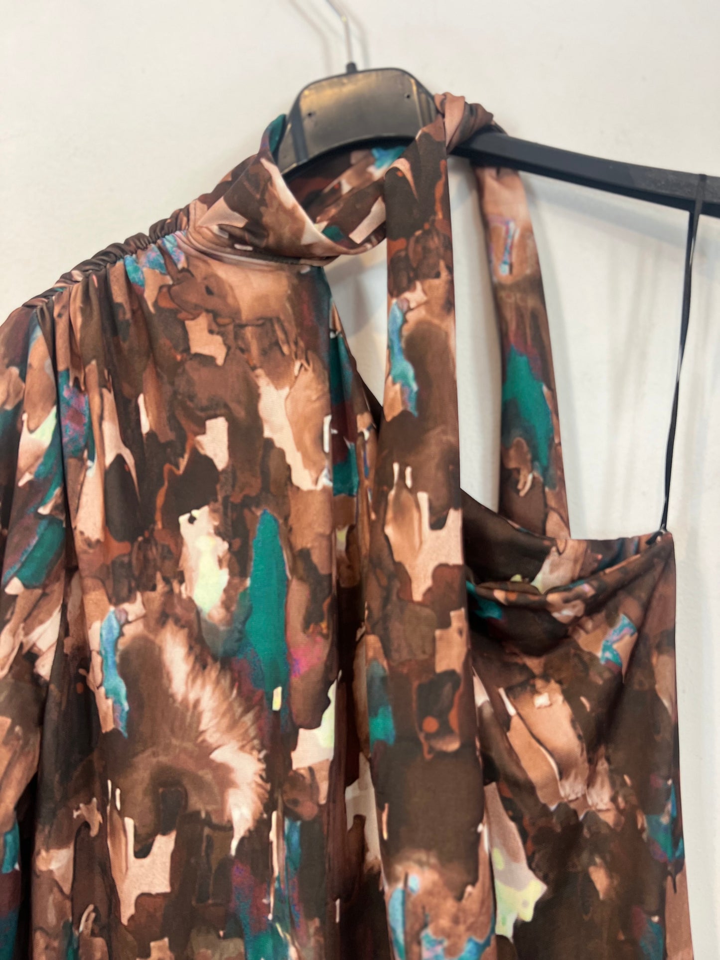 OTRAS. Vestido asimétrico marrones T.u (S)