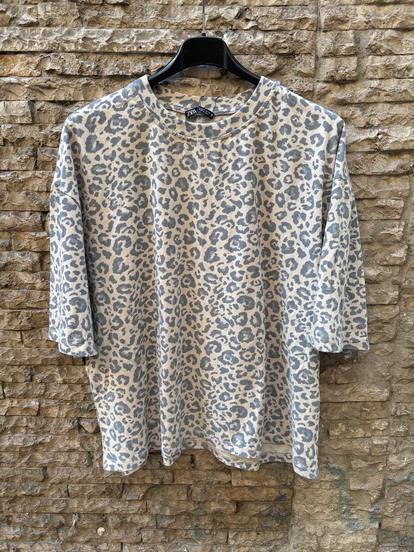 ZARA. Camiseta animal print. T S