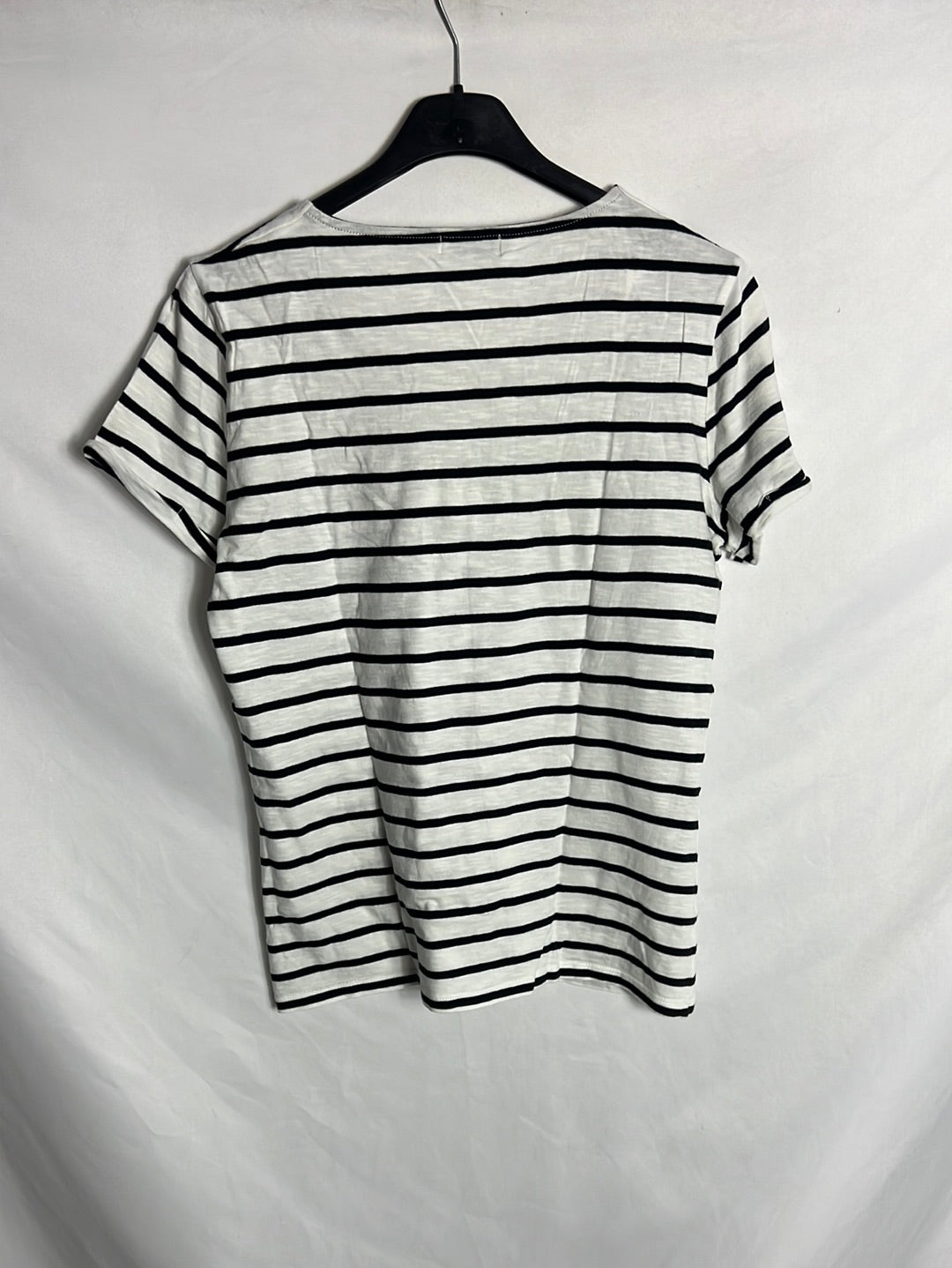 CORTEFIEL. Camiseta rayas blanca y negra. T S