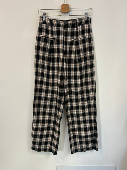 OTRAS. Pantalón cuadros pinzas