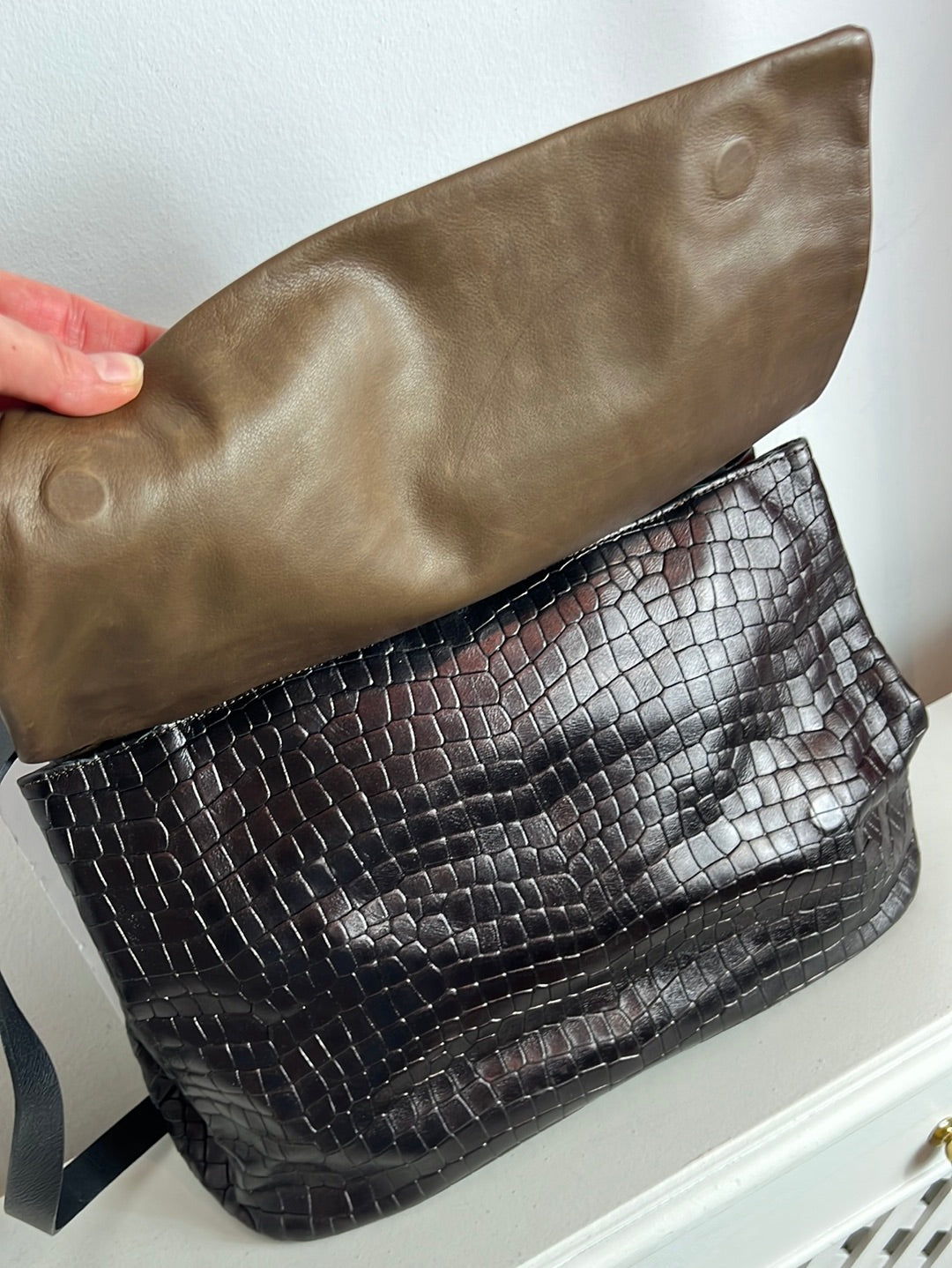 SALVADOR BACHILLER. Bolso piel troquelada mediano