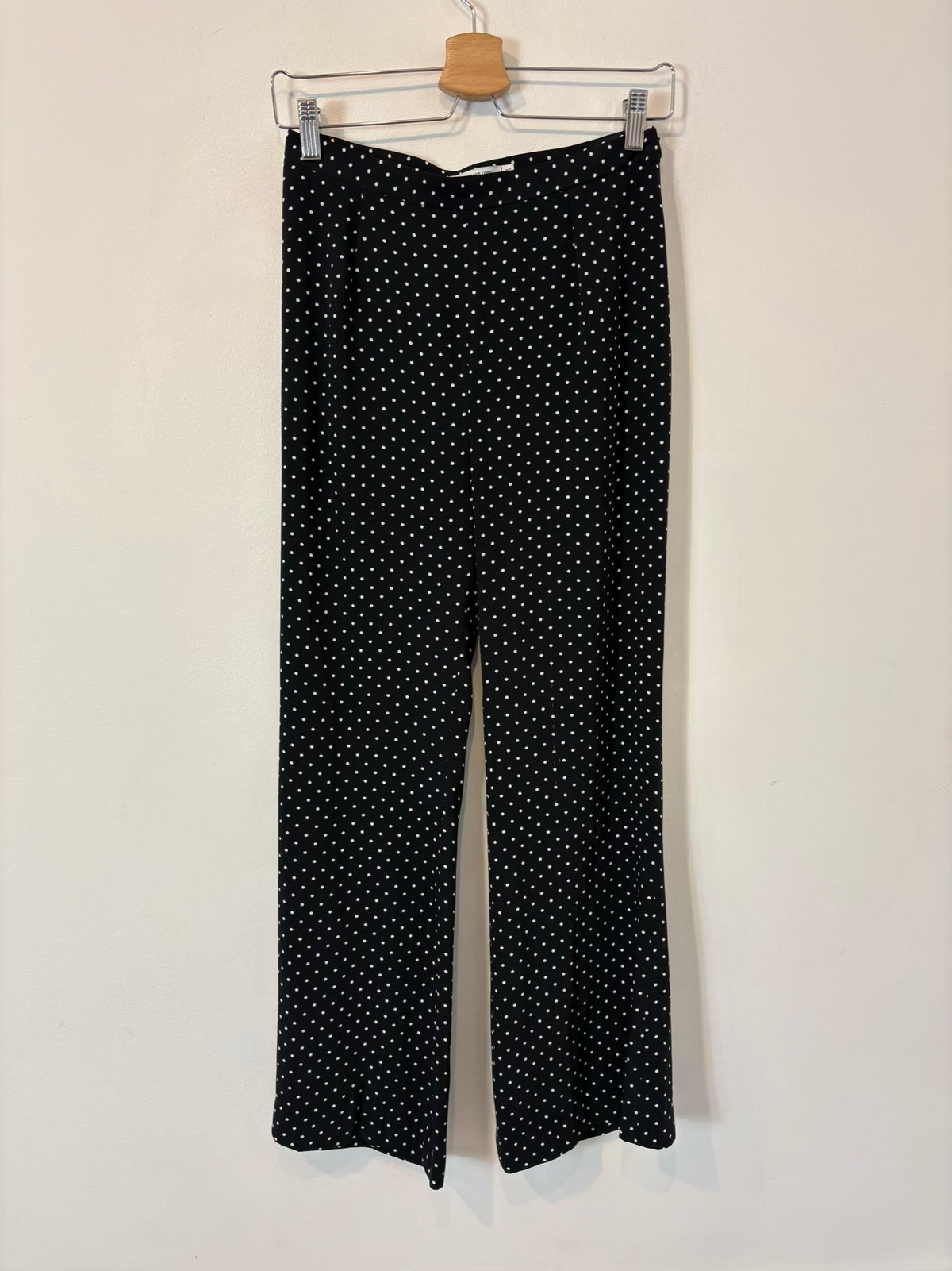 SOPHIE & LUCIE. Total look fluido lunares