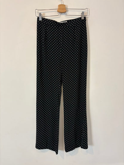 SOPHIE & LUCIE. Total look fluido lunares