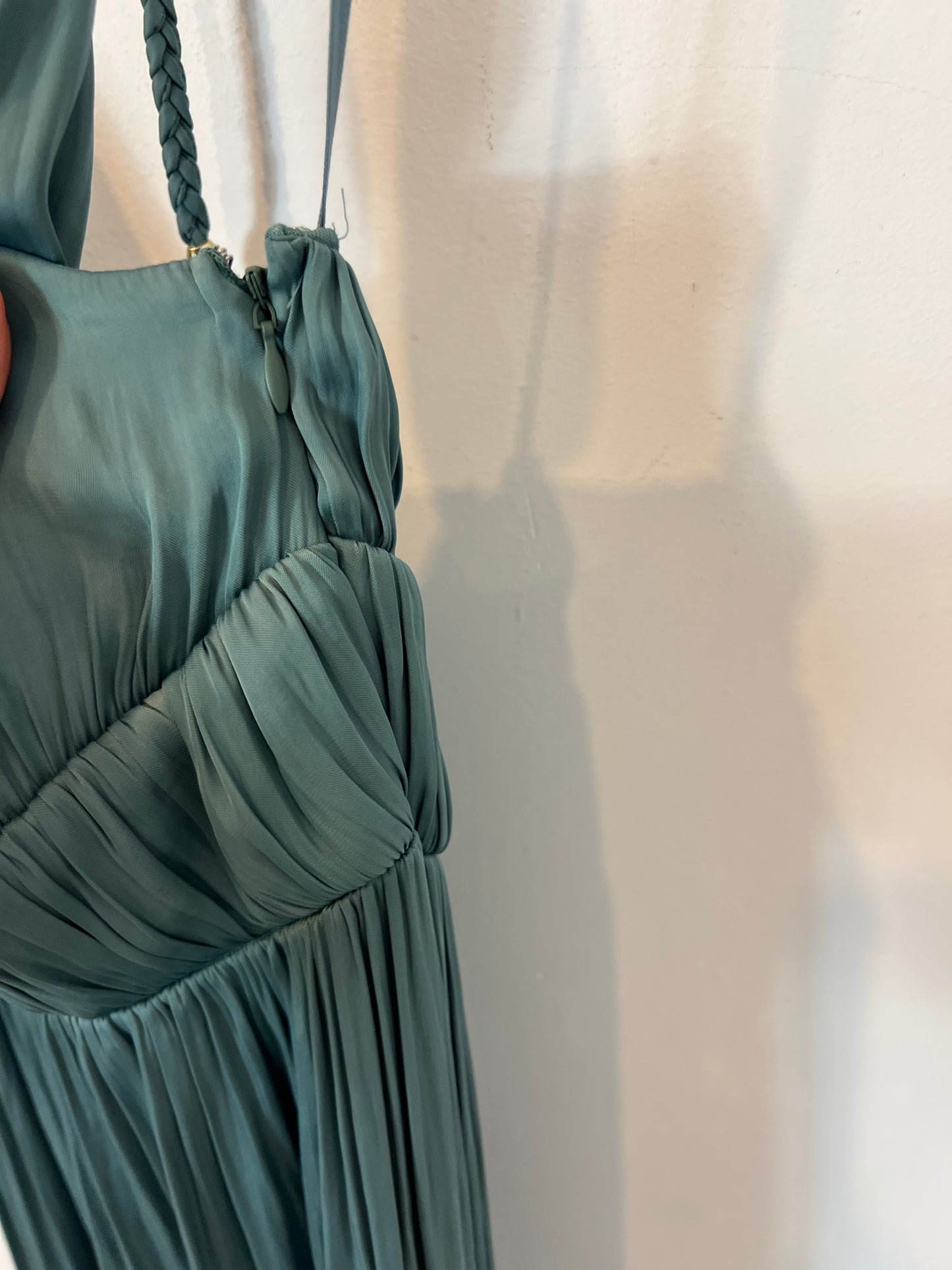 ZARA. Vestido largo fluido escote. T S