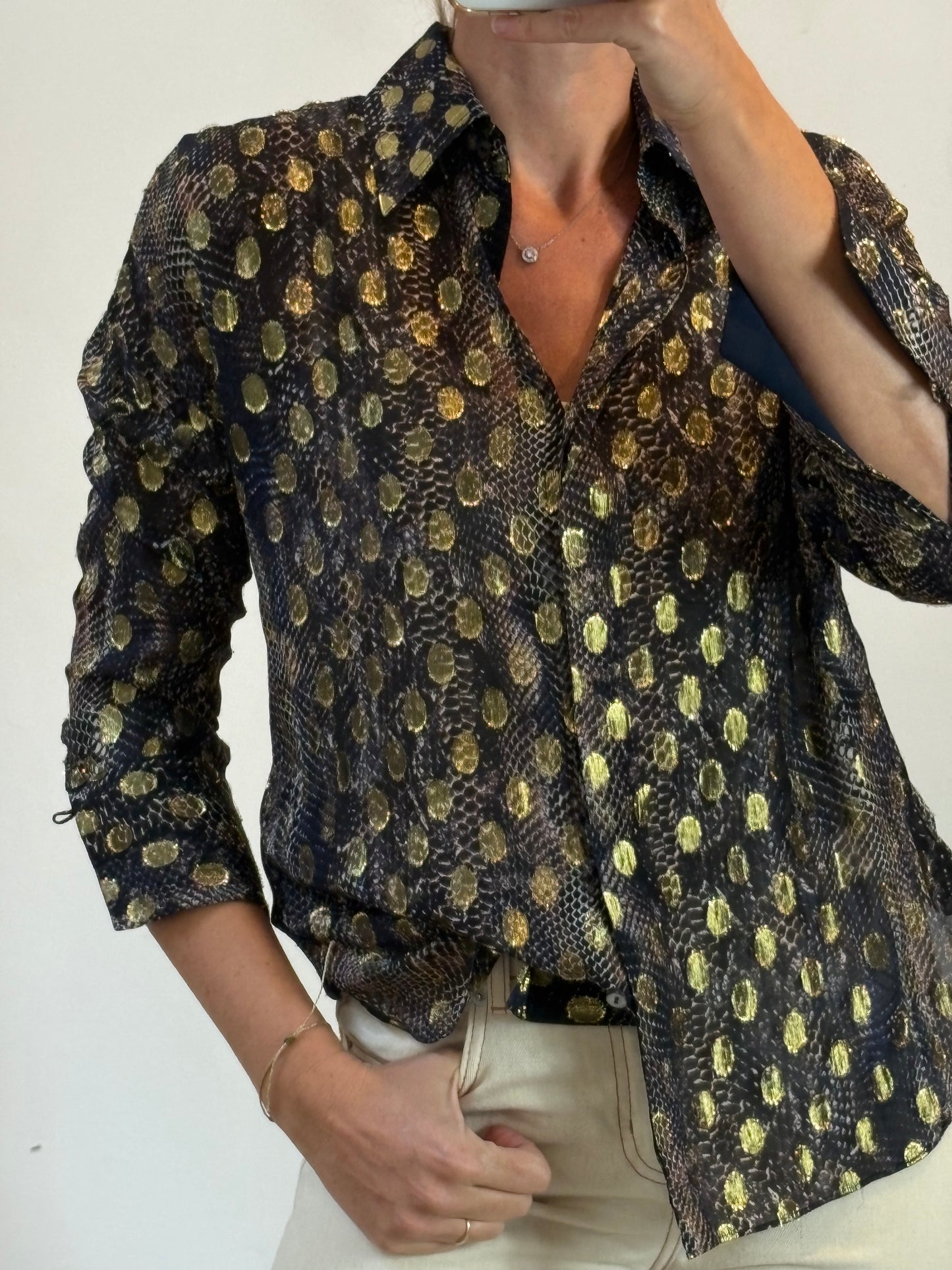 MASSIMO DUTTI. Blusa fluida dorados