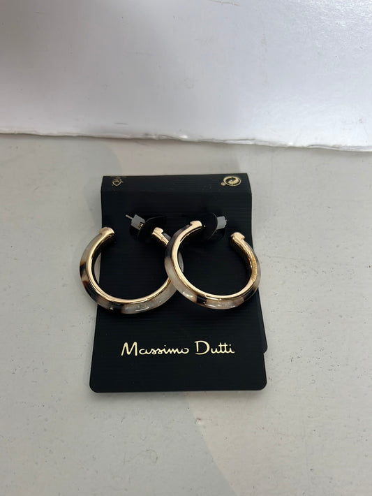 MASSIMO DUTTI. Argollas pequeñas detalle