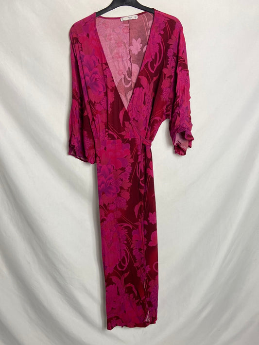 MANGO. Vestido flores rosas y rojas cruzado. T M