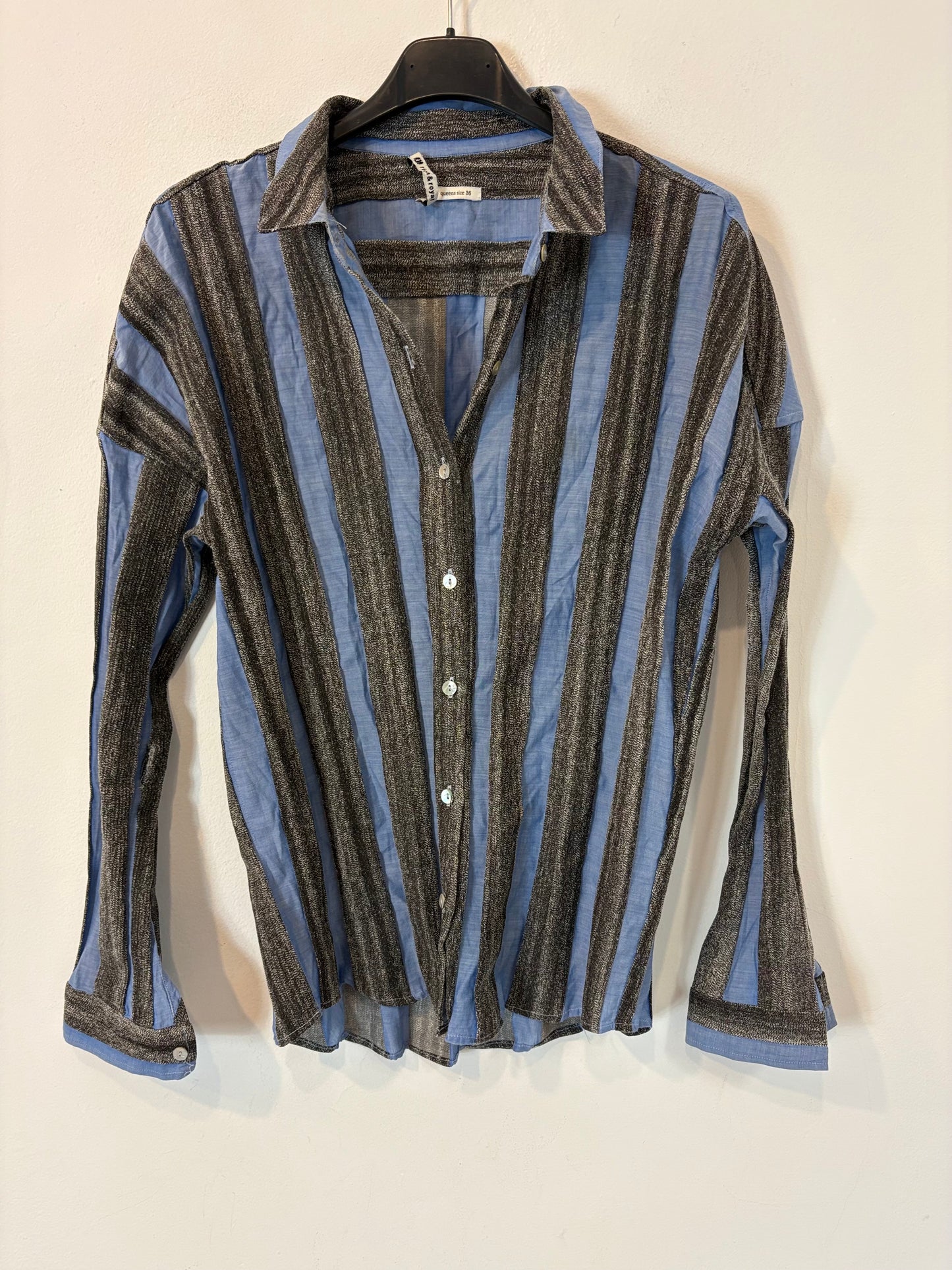 RICH&amp;ROYAL. Two-tone textured blouse. TS