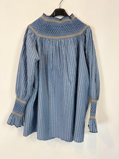 OTHERS. Blue blouse with honeycomb detail. TS