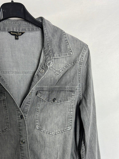 MASSIMO DUTTI. Camisa denim gris. T L