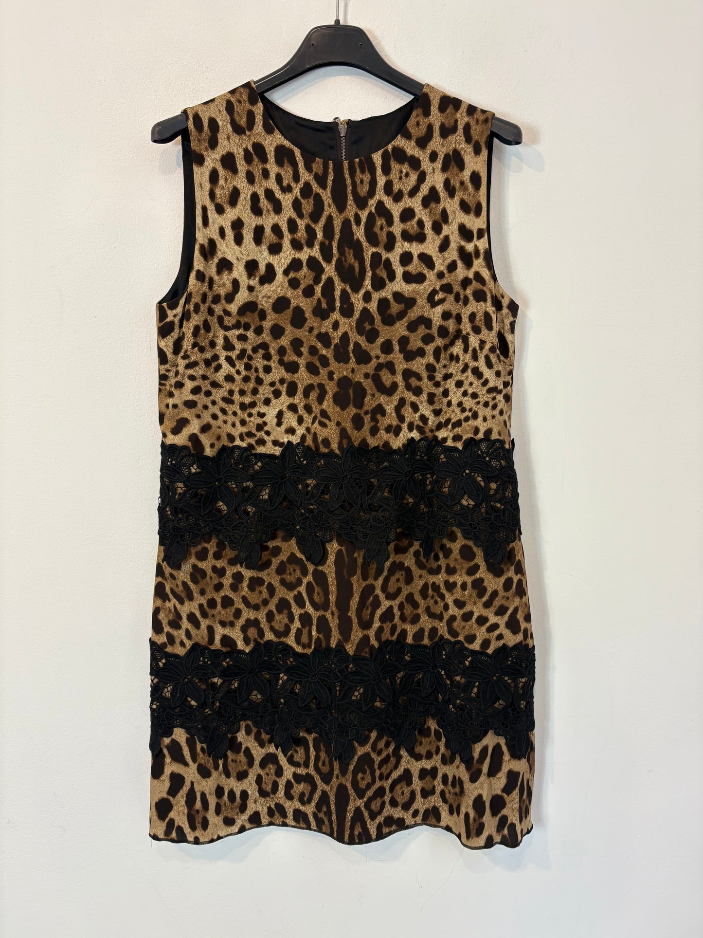 DOLCE & GABBANA. Vestido corto animal print