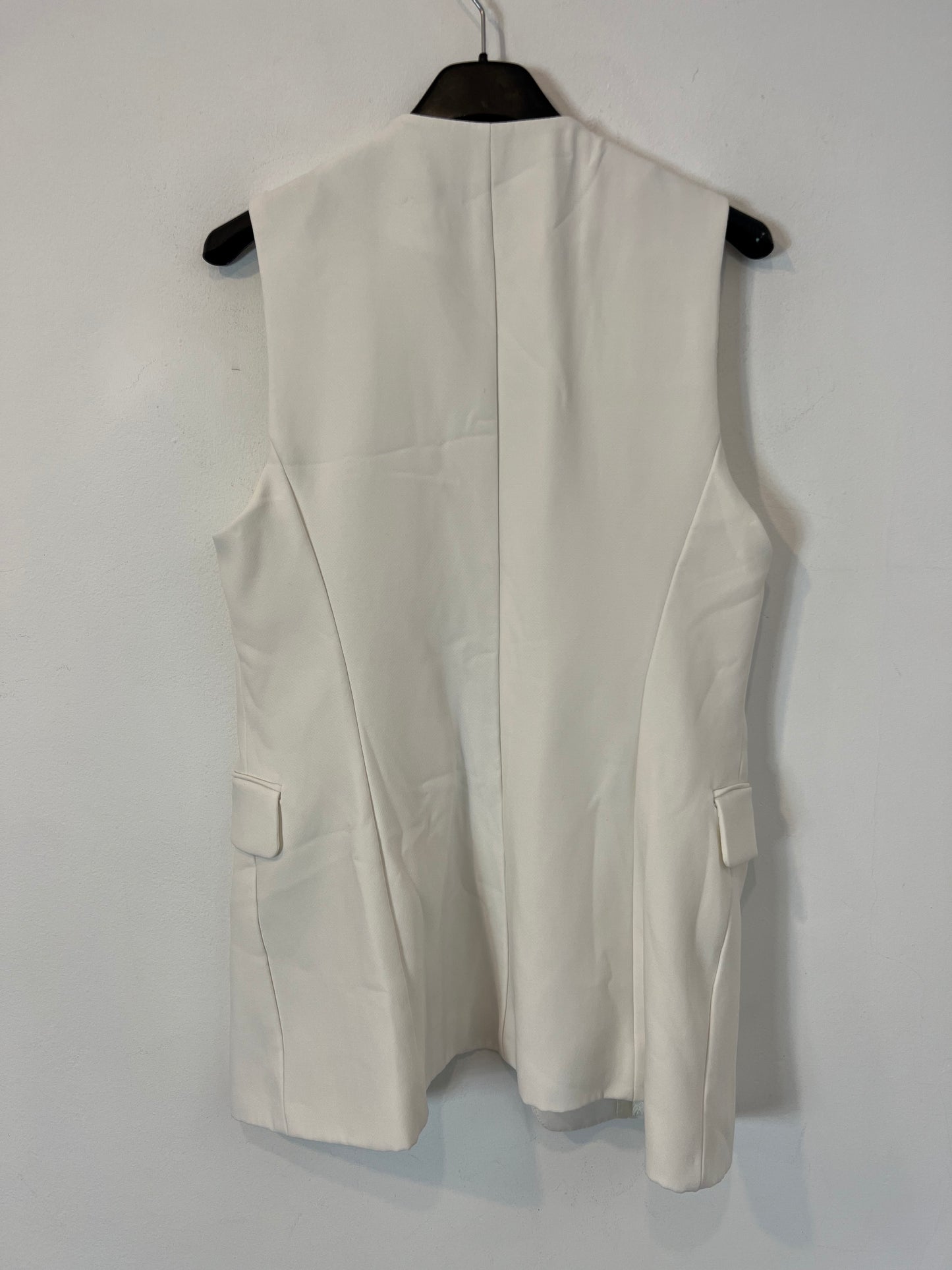 ZARA. White vest. XS